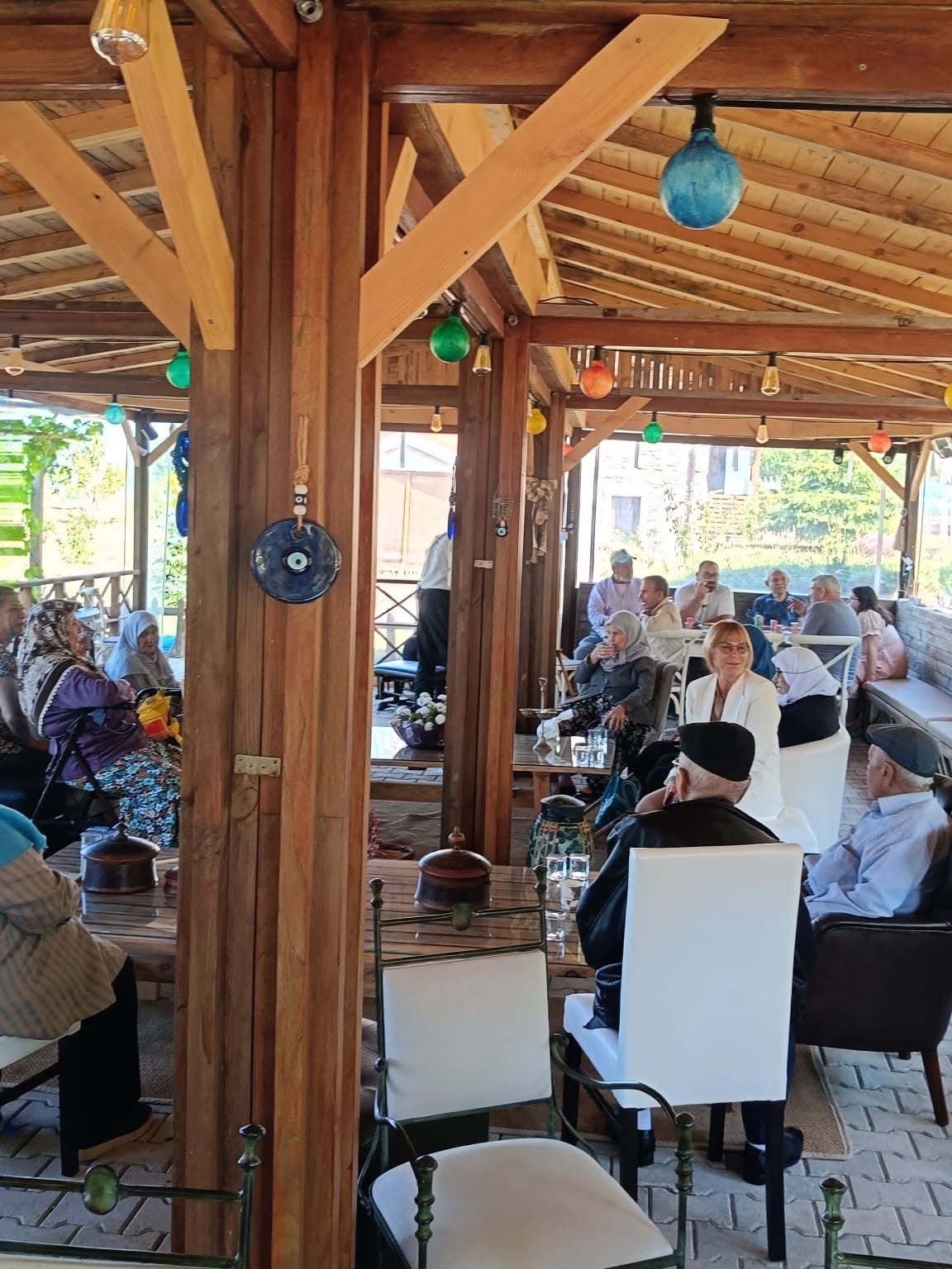 İŞ İNSANI KAHRAMAN HUZUREVİ SAKİNLERİNİ AĞIRLADI