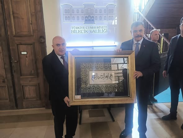 BAŞKAN ERGÜN'DEN BAKAN ÇİFTÇİ’YE ANLAMLI HEDİYE