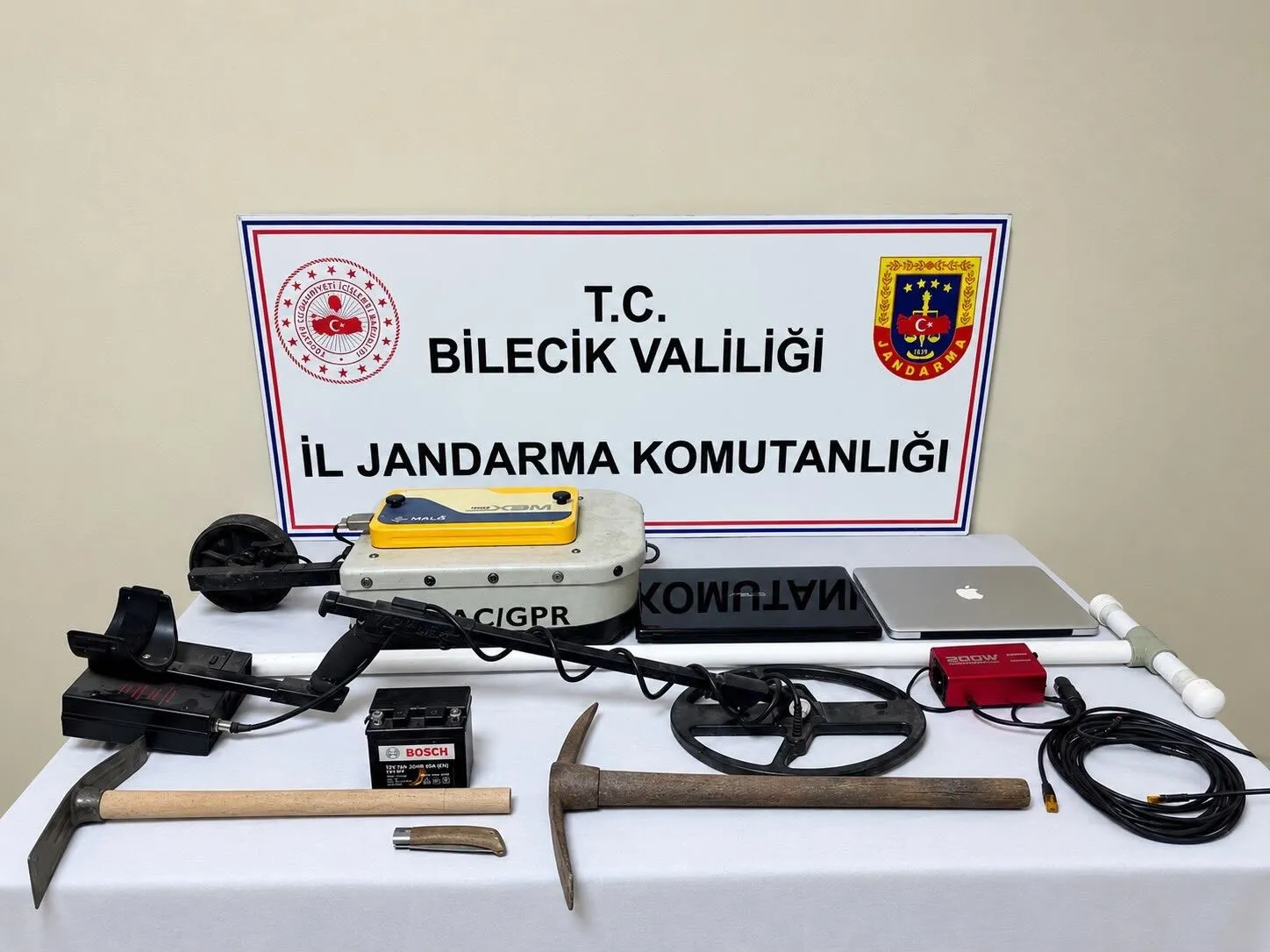 BİLECİK'TE DEFİNECİLERE OPERASYON