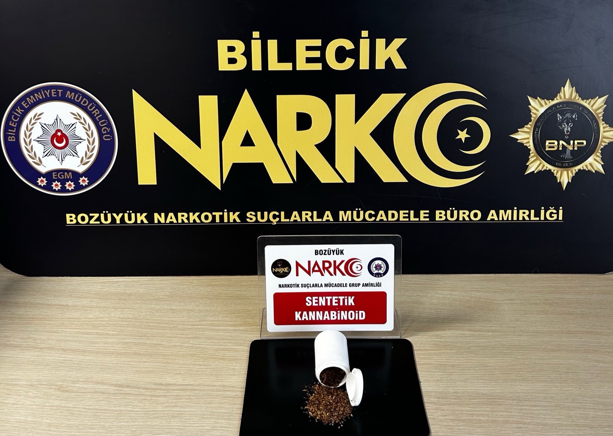 BİLECİK'TE EMNİYET UYUŞTURUCUYA GEÇİT VERMİYOR!