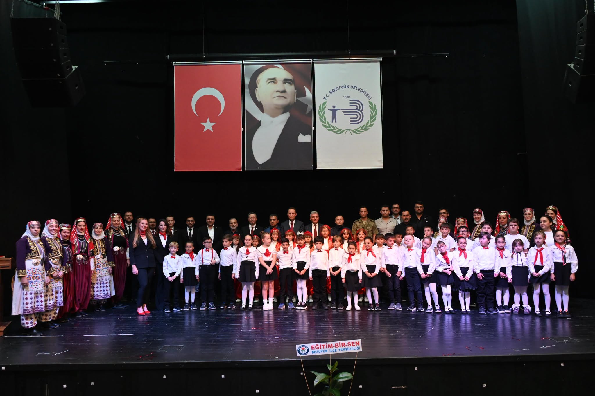 İLKÖĞRETİM HAFTASI RENKLİ GÖRÜNTÜLERLE KUTLANDI