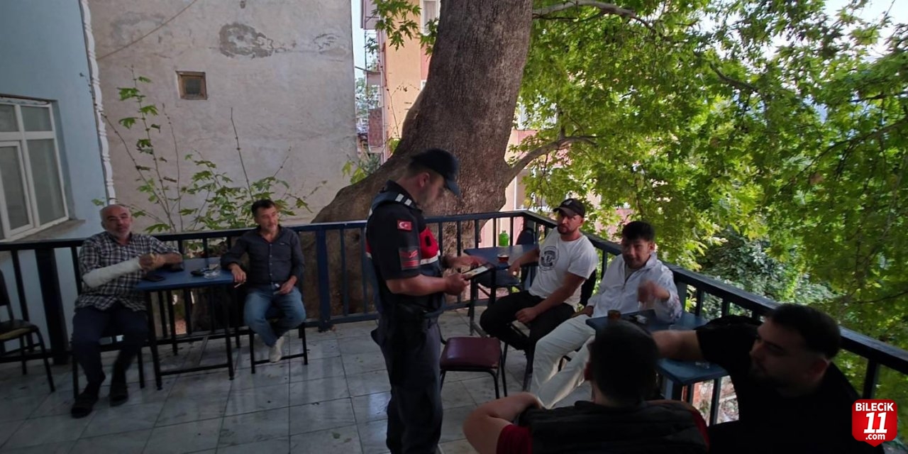 JANDARMA KÖY KÖY GİDİP UYARIYOR